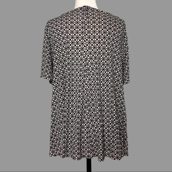 💜 S 💜 Top Geometric Pattern Floral​ - Picture 2 of 5